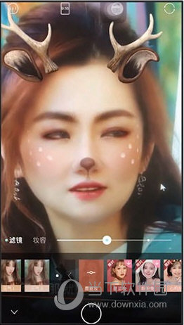 轻颜相机的贴纸在哪？_轻颜相机特效贴纸使用指南_