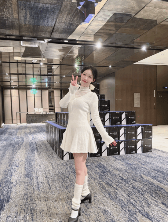 PS5Pro堆成山!《剑星》开发商Shift Up美女员工晒年终奖