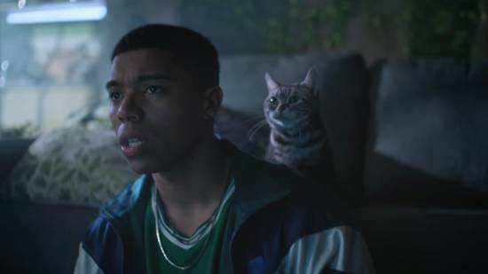 《怪猎荒野》真人预告片：房间着火 战斗身临其境！