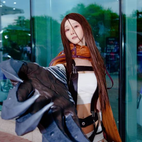 《剑星》第三位体模COS过叶奈法！美女气质十足