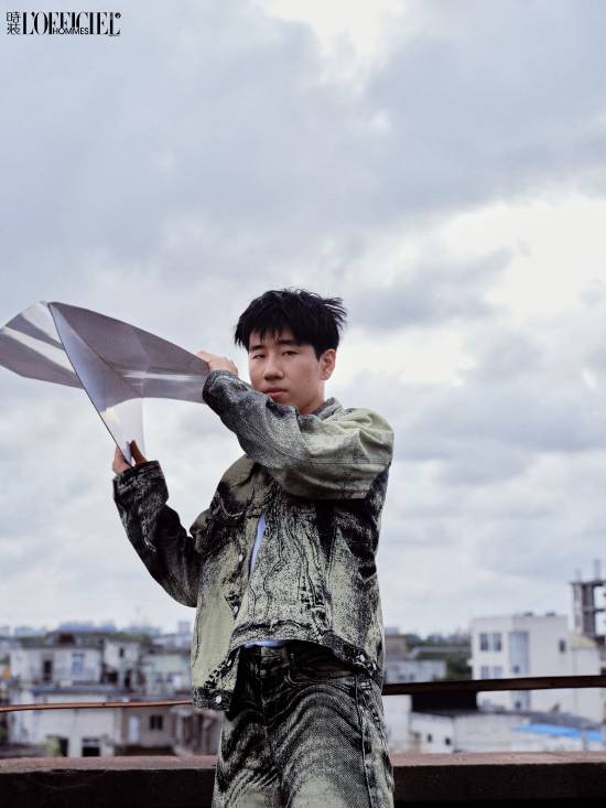 型男五人组！iG战队分享《英雄联盟》分部五位选手《时装男士》专刊