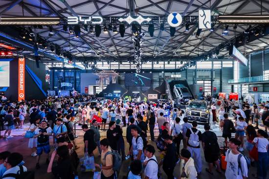 比亚迪方程豹《黑神话：悟空》痛车亮相CJ！四妹天命人登场